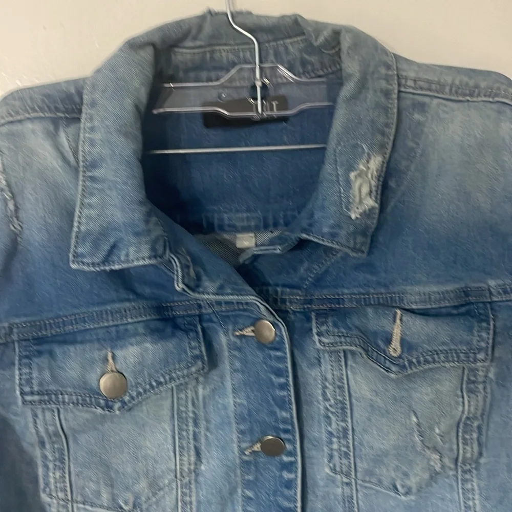 Kut from the kloth distressed Jean jacket - Picture 3 of 10